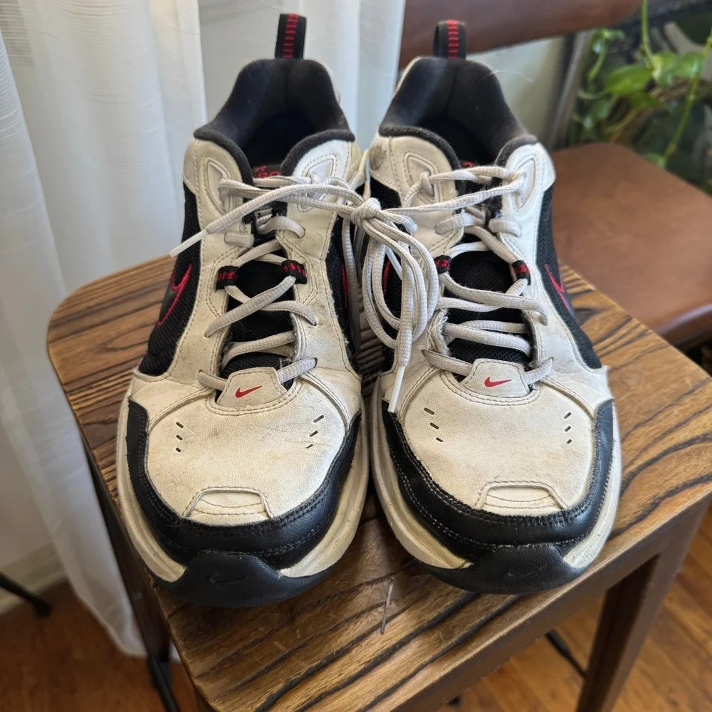 Nike Air Monarch IV Men's White Black Red Athletic Dad‎ Shoes Size 10.5